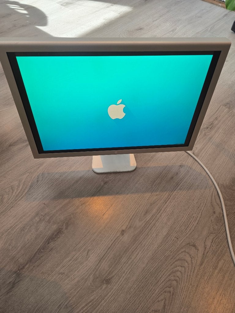 Apple Cinema HD A1082 Beeldscherm Monitor 23 inch 1920x1200, Gebruikt, Kantelbaar, Ophalen of Verzenden, Apple
