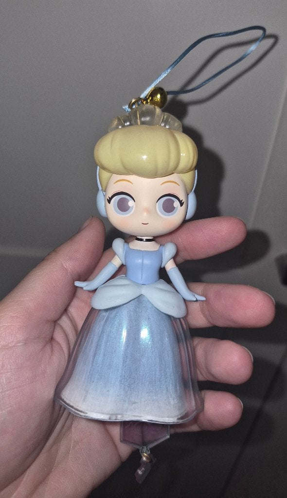 Disney Prinses Assepoester Poppetje / Sleutelhanger, Ophalen of Verzenden, Assepoester of Belle, Zo goed als nieuw, Beeldje of Figuurtje