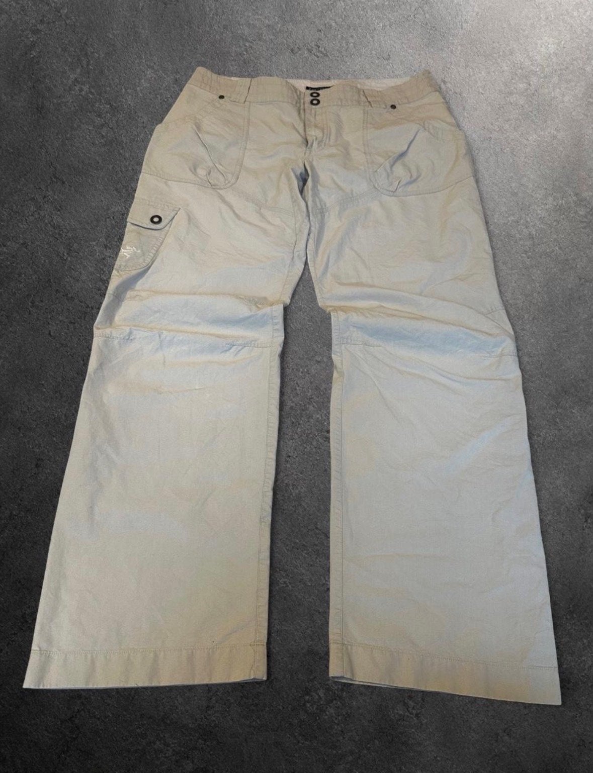 Arc'Teryx Lichtgewicht Cargo Wandelbroek Dames Beige 33x30, Beige, Maat 42/44 (L), Ophalen of Verzenden, Lang