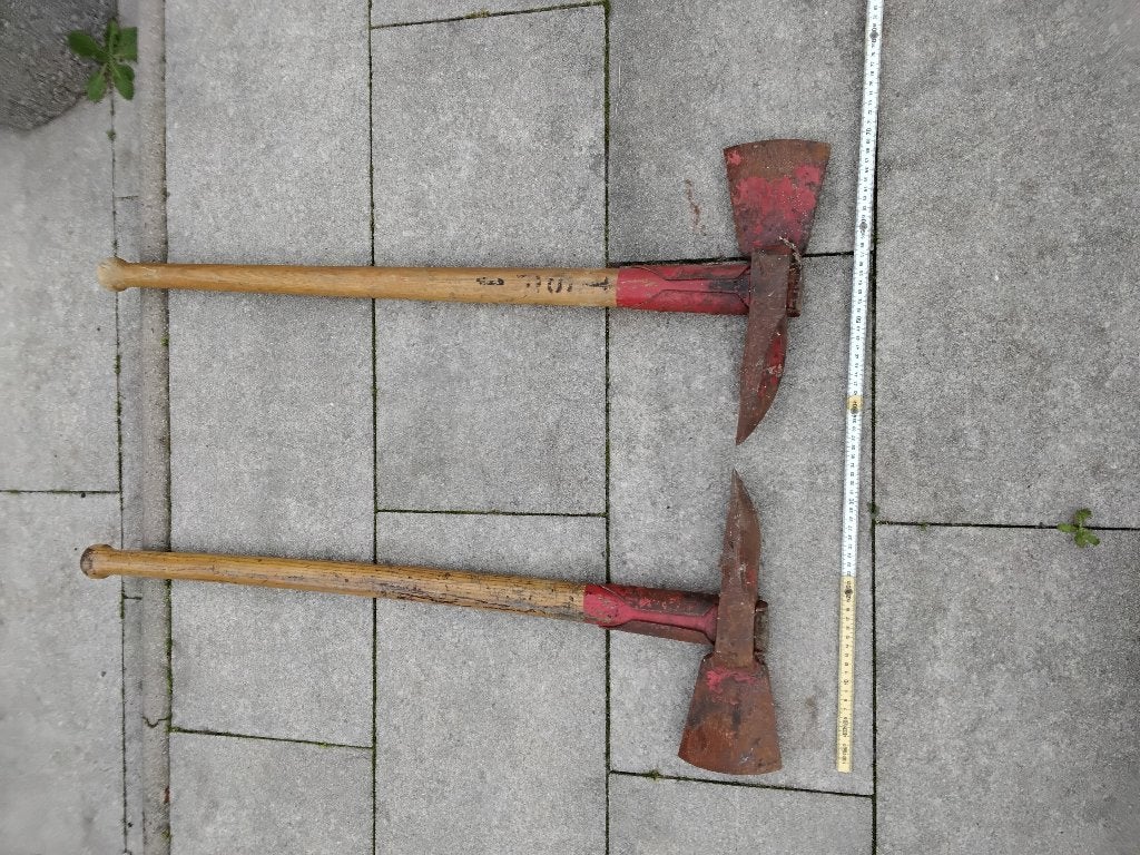zware oude brandweer bijl, Ophalen