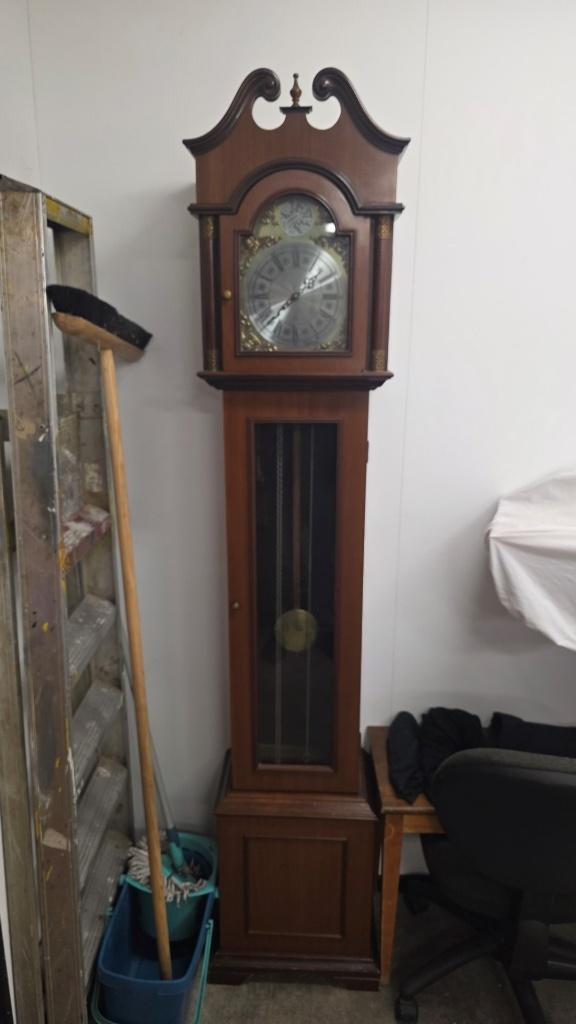 Staande klok / Grandfather clock – klassieke uitvoering, Ophalen