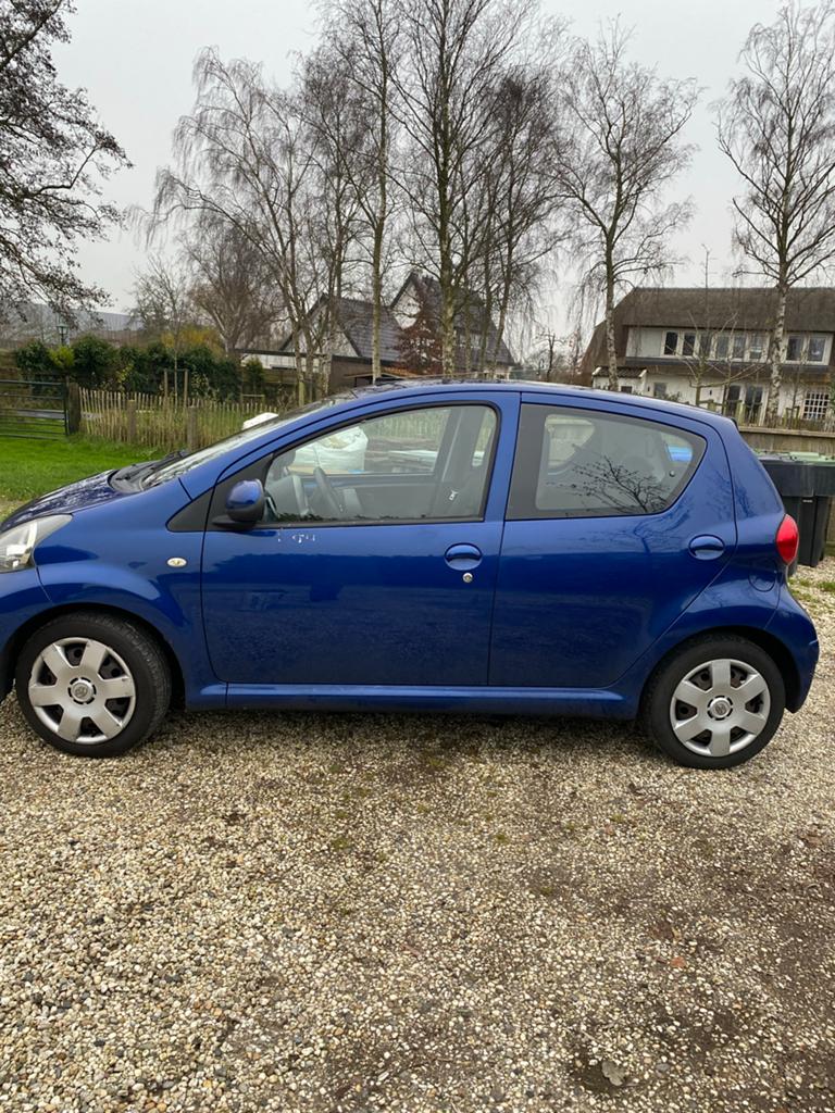 Toyota Aygo 1.0 12V Vvt-i 5DRS 2008 Blauw, Auto's, Toyota, Voorwielaandrijving, 68 pk, Origineel Nederlands, Handgeschakeld