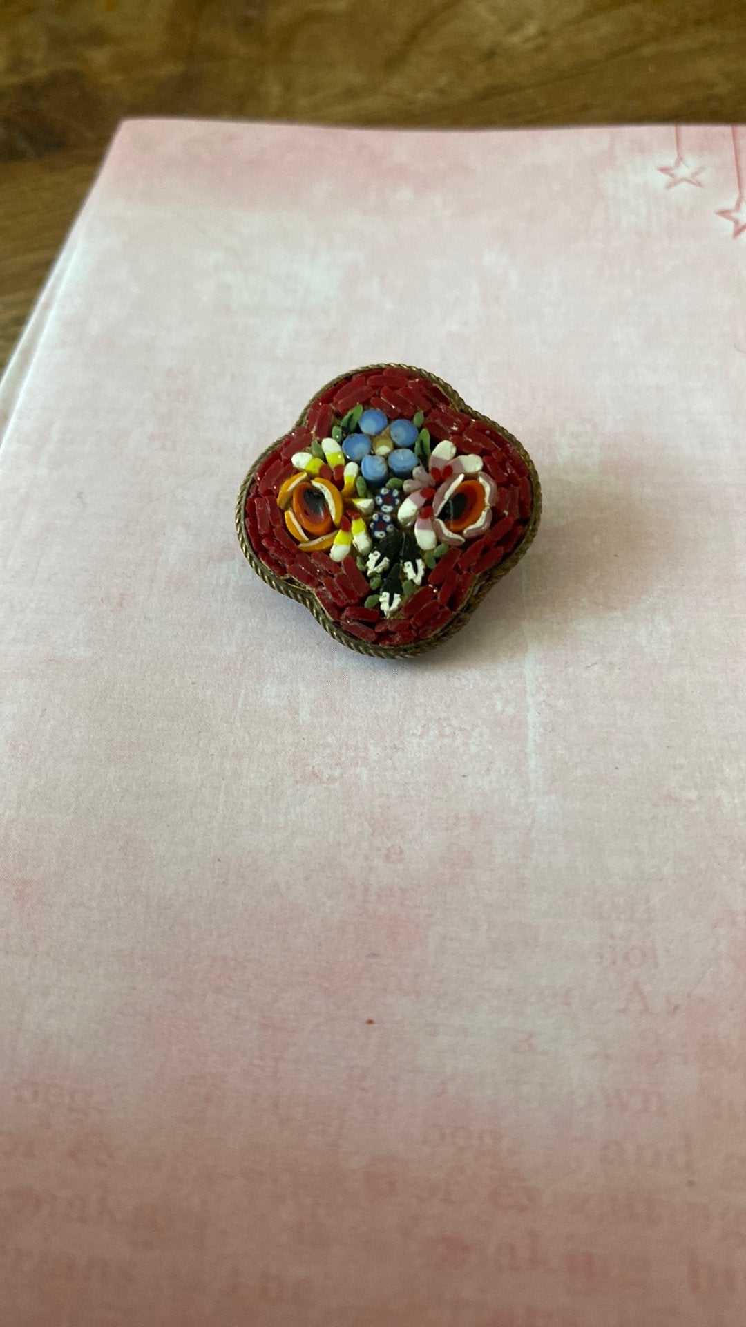 Oude broche micromozaiek 2.7 cm, Ophalen of Verzenden, Zo goed als nieuw, Button of Speldje