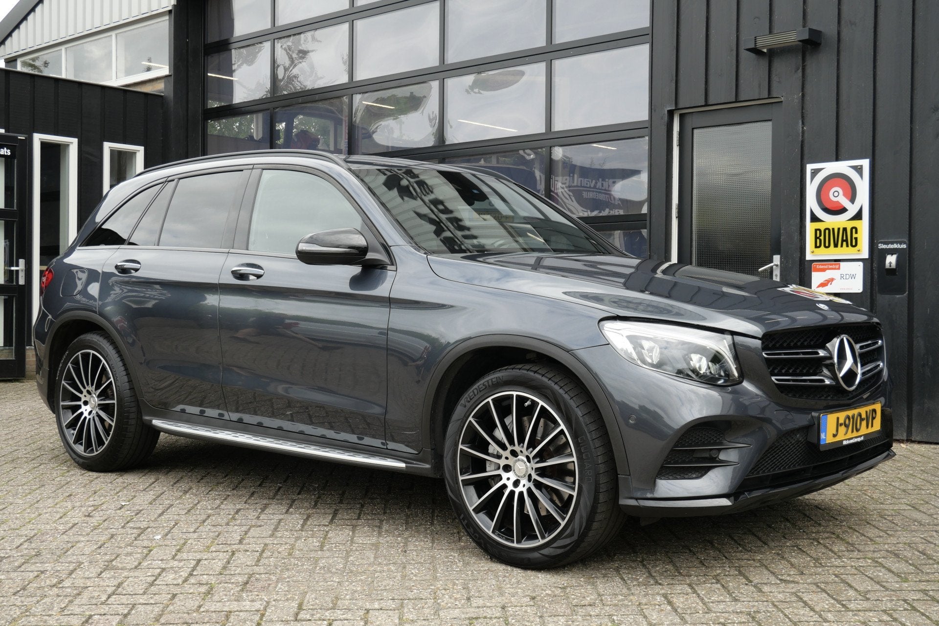 Mercedes-Benz GLC 250 4MATIC Edition 1 | Carplay | Trekhaak, Auto's, Gebruikt, 4 cilinders, Automatische klimaatregeling, Vierwielaandrijving