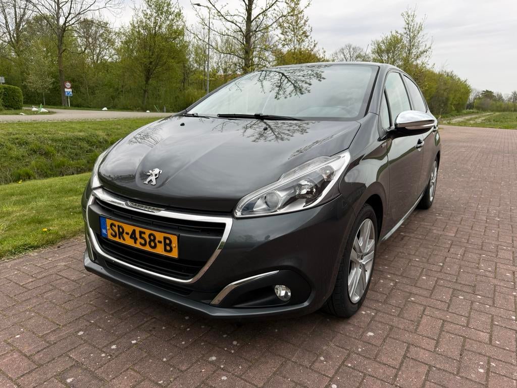 Peugeot 208 1.2 VTI 60KW/82PK 5-D 2017 Grijs, Voorwielaandrijving, 31 €/maand, 1199 cc, 82 pk