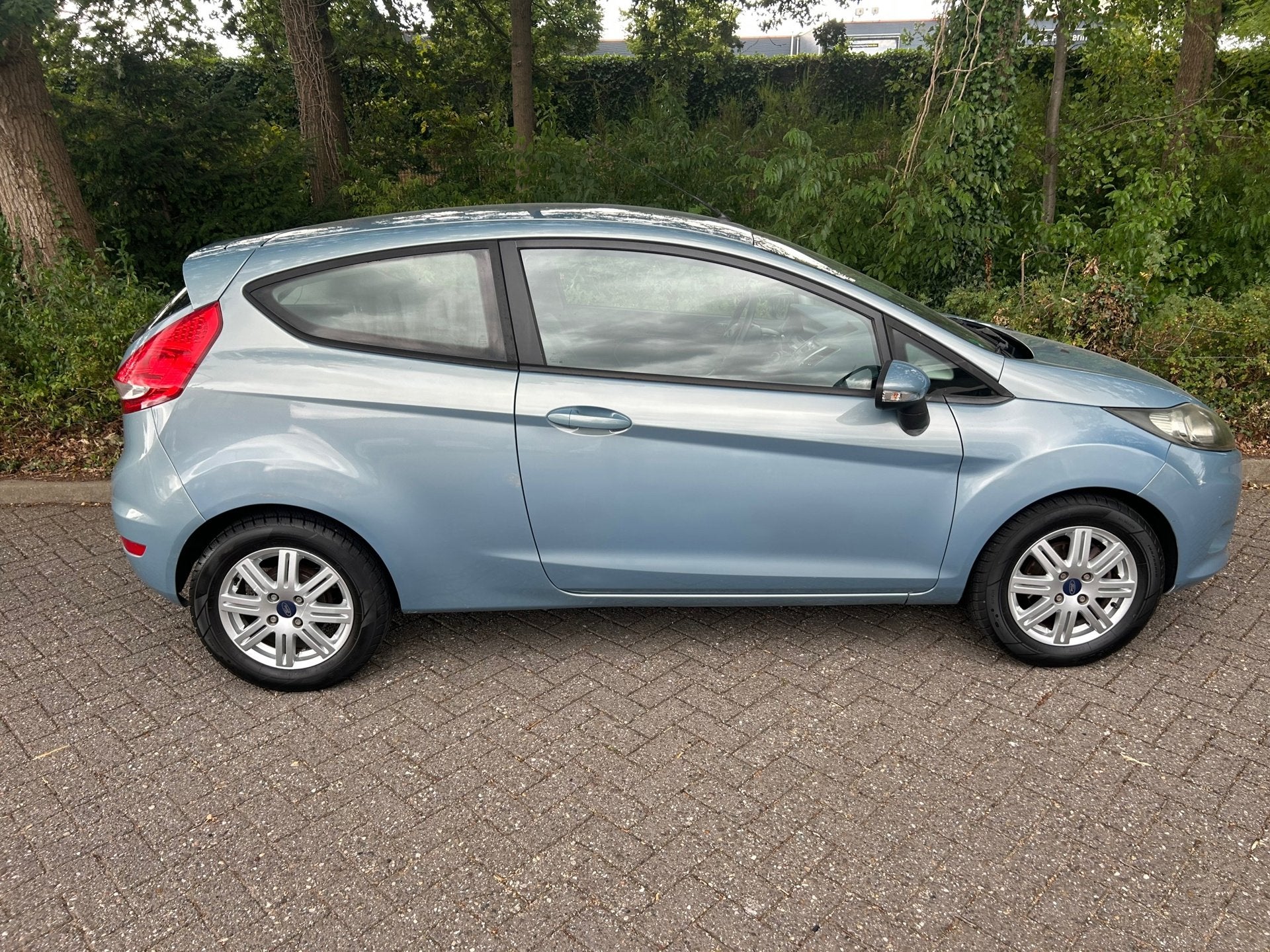 Ford Fiesta 1.25 Trend zeer mooie en nette auto!, Voorwielaandrijving, Dealer onderhouden, 82 pk, Bedrijf