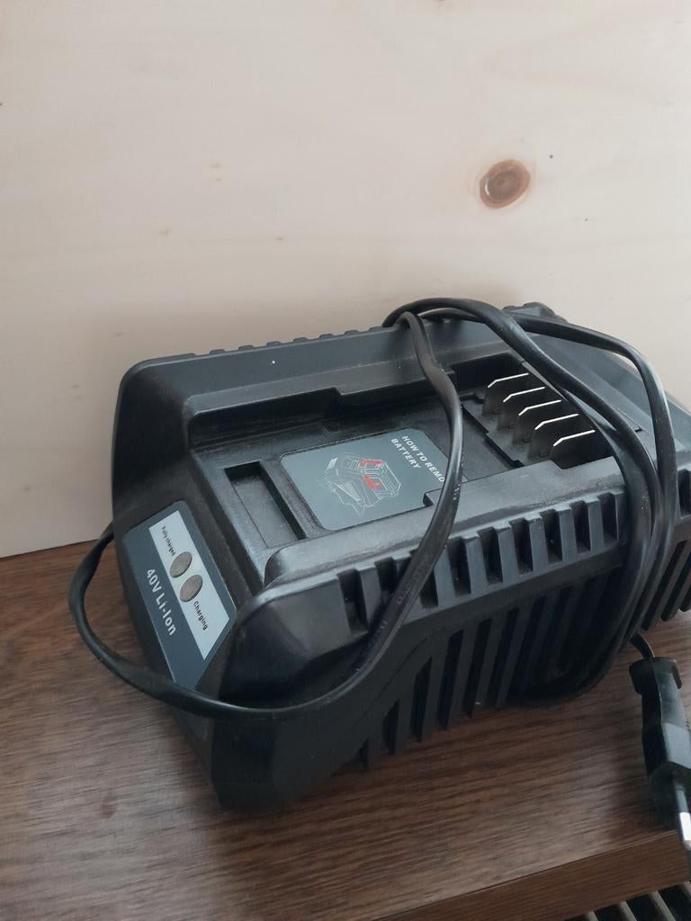 Acculader Central park 40v, Ophalen of Verzenden, Gebruikt