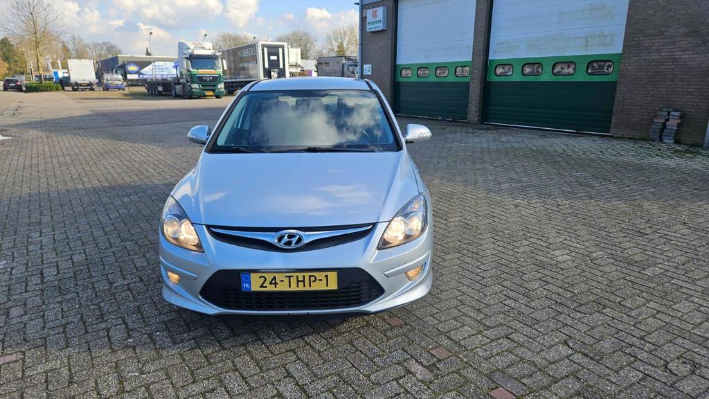 Hyundai I30 1.6i i-Motion KLIMA/6-BAK/AFN.TREKHAAK, Auto's, Euro 5, Gebruikt, 1591 cc, 4 cilinders
