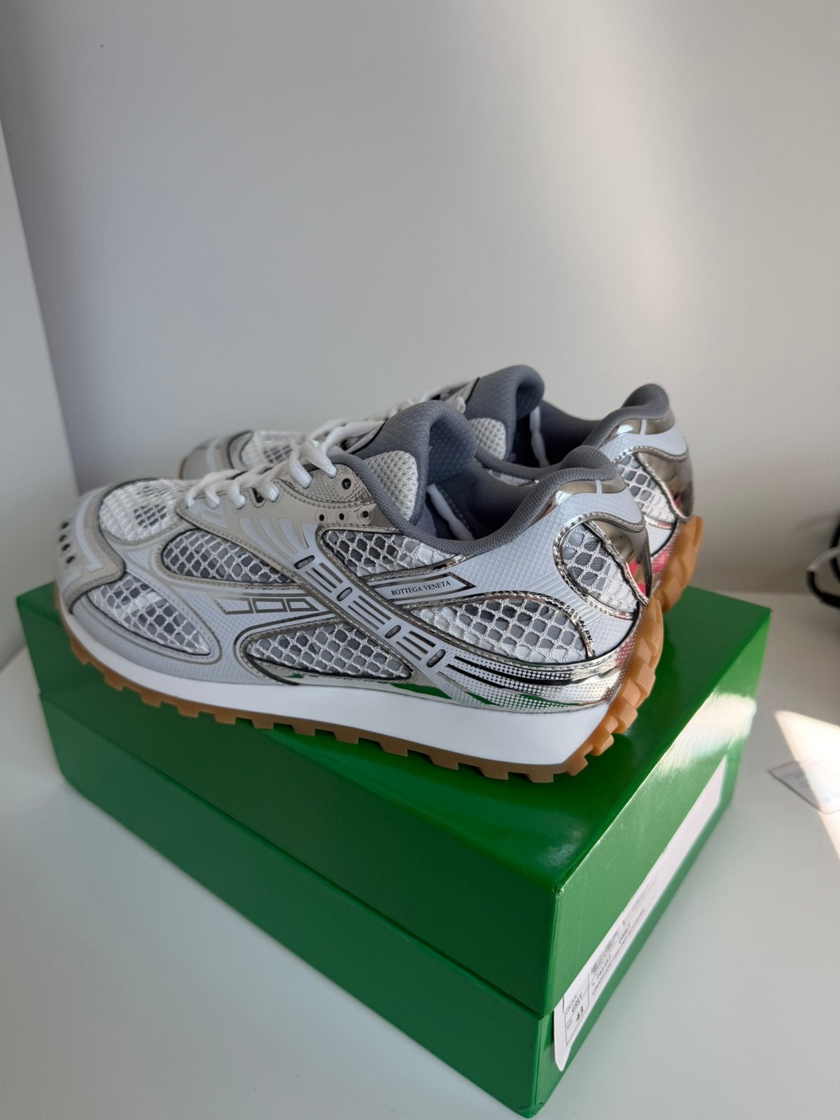 Bottega Venneta Orbit Silver-White maat 43, Wit, Ophalen of Verzenden, Sneakers of Gympen, Zo goed als nieuw