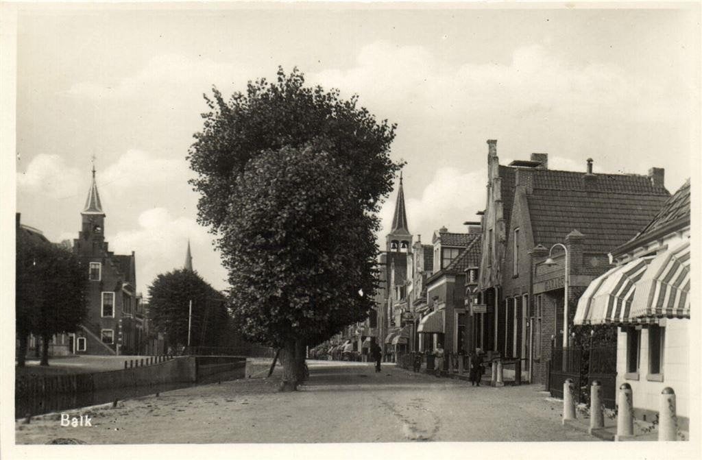 Balk - dorpsgezicht - vrouw - ongelopen, Ophalen of Verzenden, 1940 tot 1960, Ongelopen, Friesland