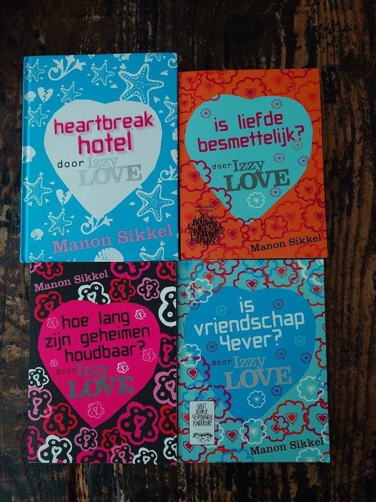 Izzy Love --- 4 x, Boeken, Ophalen of Verzenden, Zo goed als nieuw