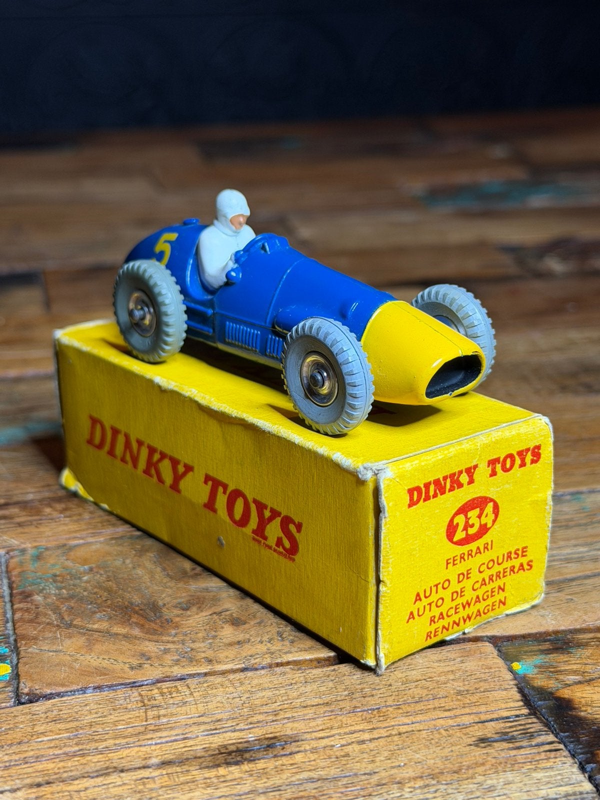 Dinky Toys 234 Ferrari nr. 5 Near Mint + originele doos, Ophalen of Verzenden, Zo goed als nieuw, Auto, Dinky Toys