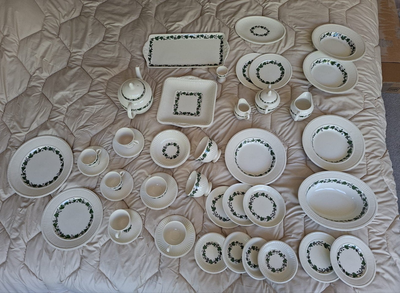 Uitgebreid Wedgwood Stratford Servies - Compleet Set, Ophalen, Gebruikt, Klassiek, Wedgwood