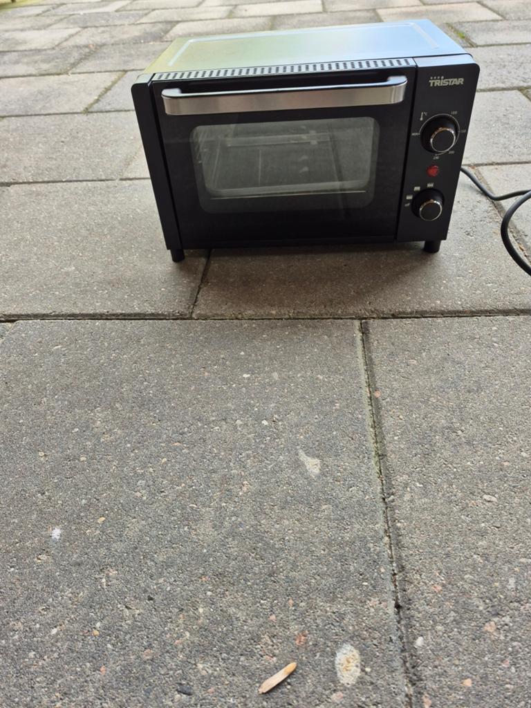 Compacte Mini-oven - Ideaal voor Camping of Thuis, Witgoed en Apparatuur, Ovens, Minder dan 45 cm, Gebruikt, Minder dan 45 cm