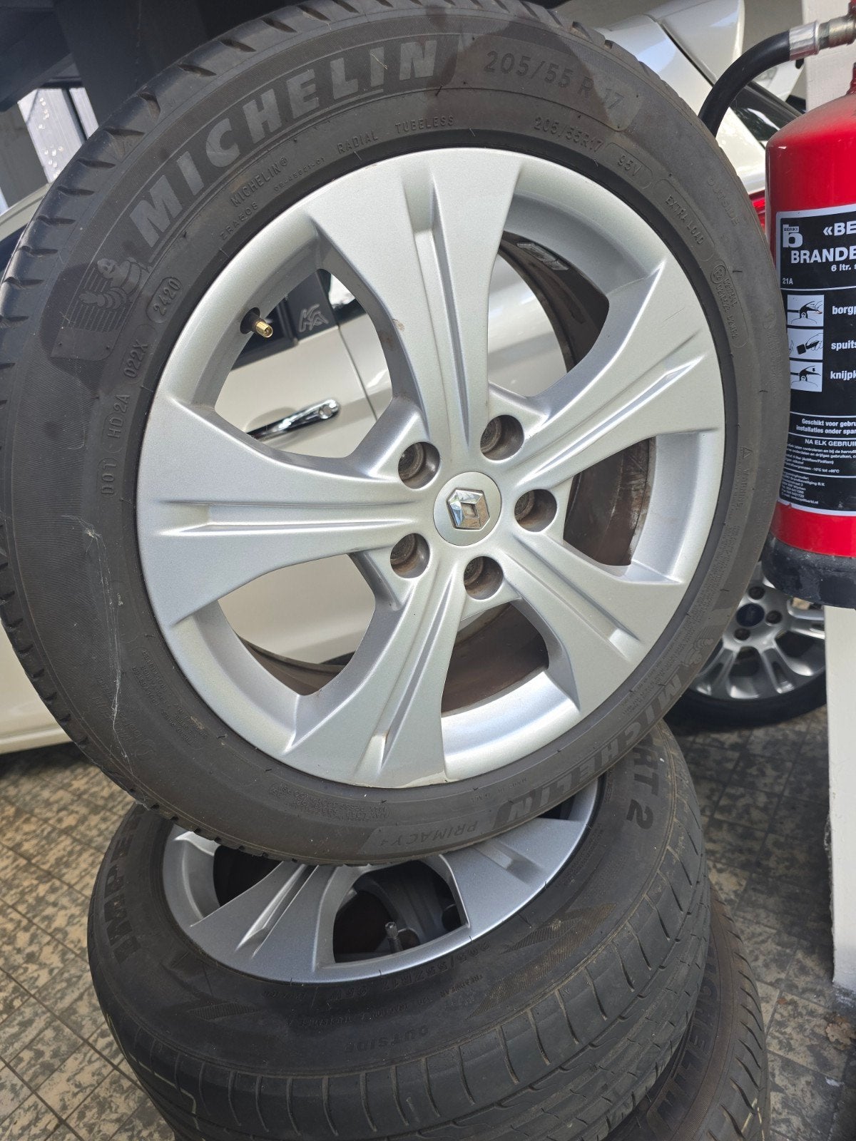 Renault 17 inch velgen + Michelin banden | 205/55 R17, Ophalen