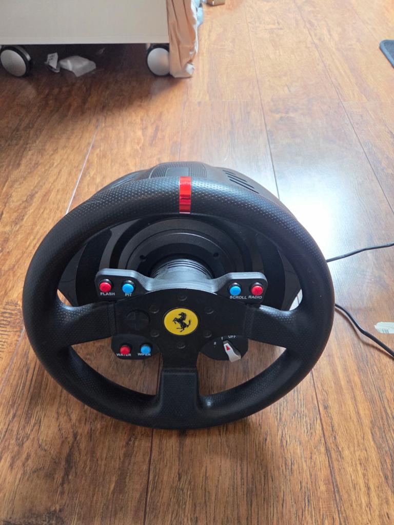 Thrustmaster Ferrari racestuur T300 RS GT Edition, Ophalen, Racestuur, Force feedback, Zo goed als nieuw