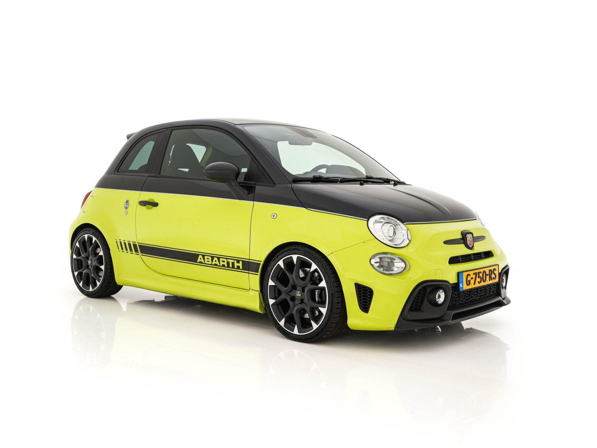 Abarth 695 1.4 T-Jet Competizione 70th Anniversary ( One of, Auto's, Stof, Gebruikt, 4 cilinders, Parkeersensor