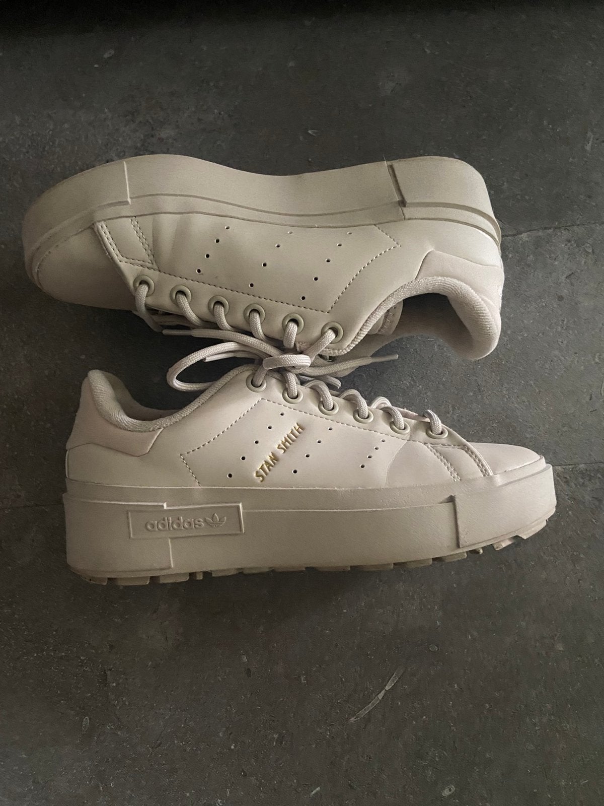Adidas Stan Smith, Beige, Ophalen of Verzenden, Sneakers of Gympen, Zo goed als nieuw