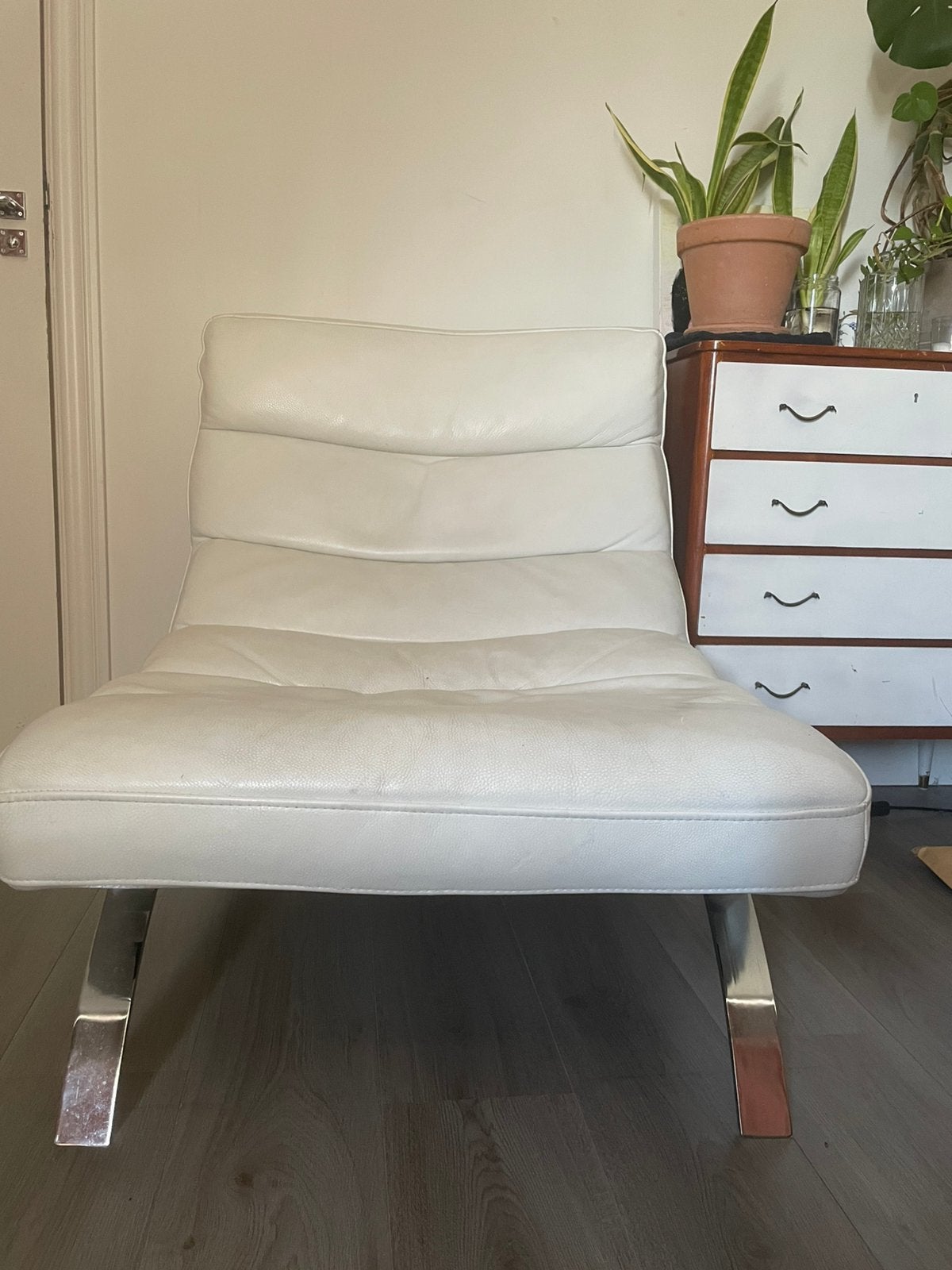 Unieke Kuka Moderne witte loungefauteuil, Huis en Inrichting, Ophalen, Zo goed als nieuw, Eenpersoons, Minder dan 150 cm