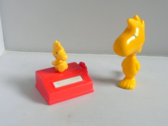 Snoopy # Woodstock ca 9cm en op schrijfmachine 4cm, Verzamelen, Ophalen of Verzenden, Snoopy, Zo goed als nieuw, Beeldje of Figuurtje