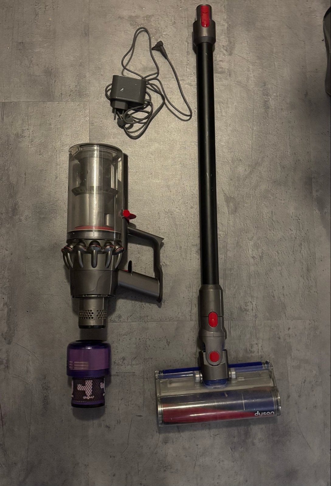 Dyson V11 zonder accu - Ideaal voor onderdelen of reparatie, Witgoed en Apparatuur, Stofzuigers, Ophalen, Draadloos, Dyson, Niet werkend