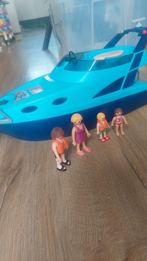 Playmobil boot met poppetjes en veel accessoires, Ophalen of Verzenden, Gebruikt, Complete set, Boot/Schip