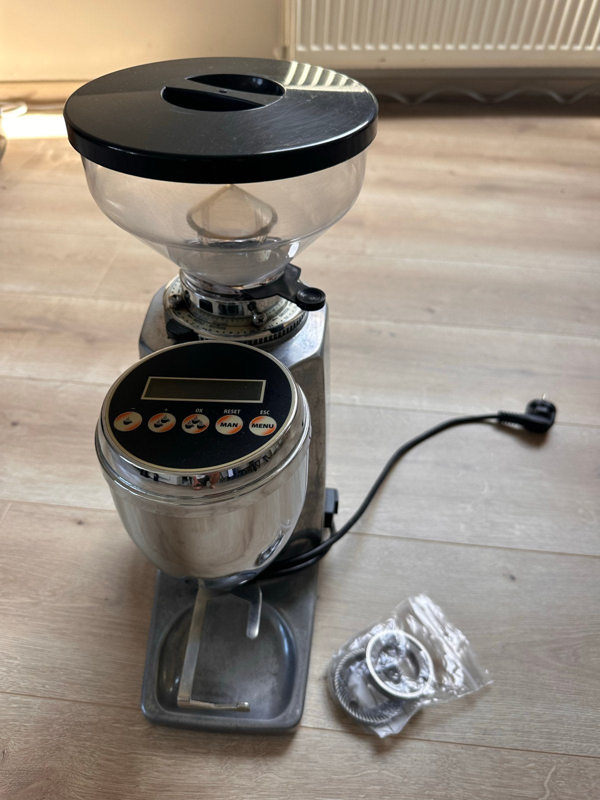 Quamar M80 koffiemolen met nieuwe maalschijven, Witgoed en Apparatuur, Koffiezetapparaten, Ophalen, Gebruikt, Overige modellen