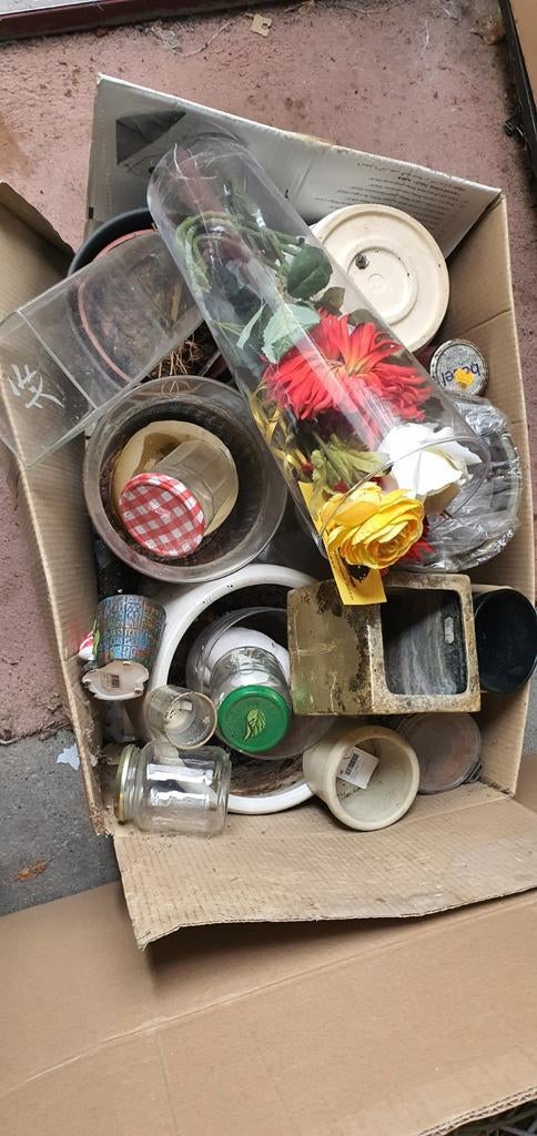 Doos met diverse vaasjes en bloempotjes - Gratis af te halen, Huis en Inrichting, Ophalen, Overige materialen, Gebruikt, Overige kleuren