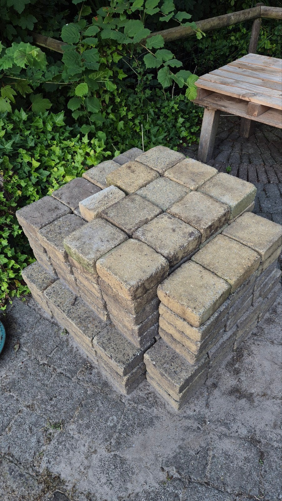 gratis - vierkante trommelsteen geel, Tuin en Terras, Tegels en Klinkers, Ophalen, Gebruikt, Minder dan 5 m², Beton
