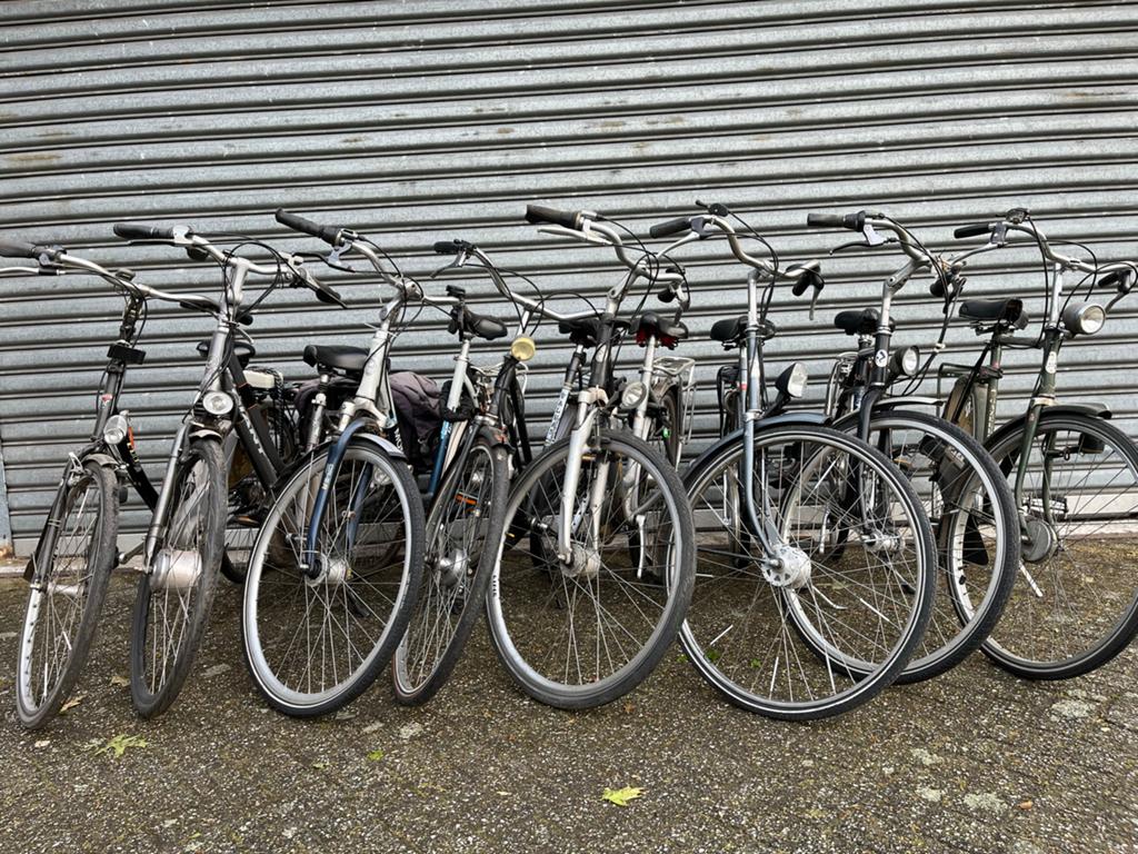 Partij fietsen: 2x elektrisch, 2x heren, 4x dames, Ophalen, Gebruikt