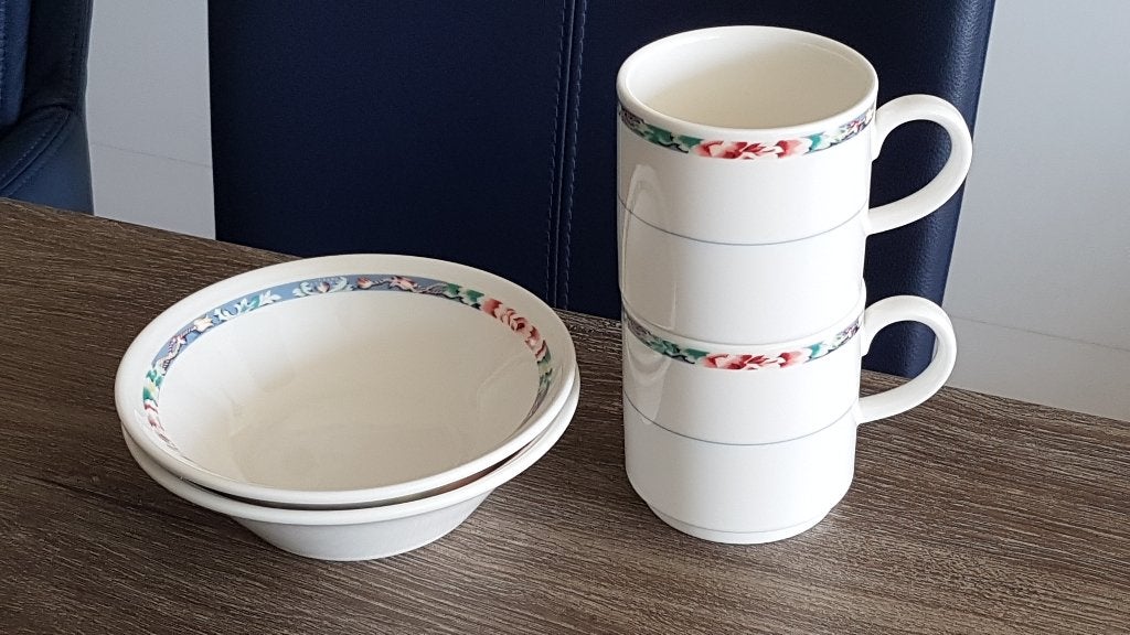 2 mokken, 2 kommen, Villeroy en Boch, Huis en Inrichting, Keuken | Servies, Ophalen, Gebruikt, Villeroy & Boch, Overige stijlen