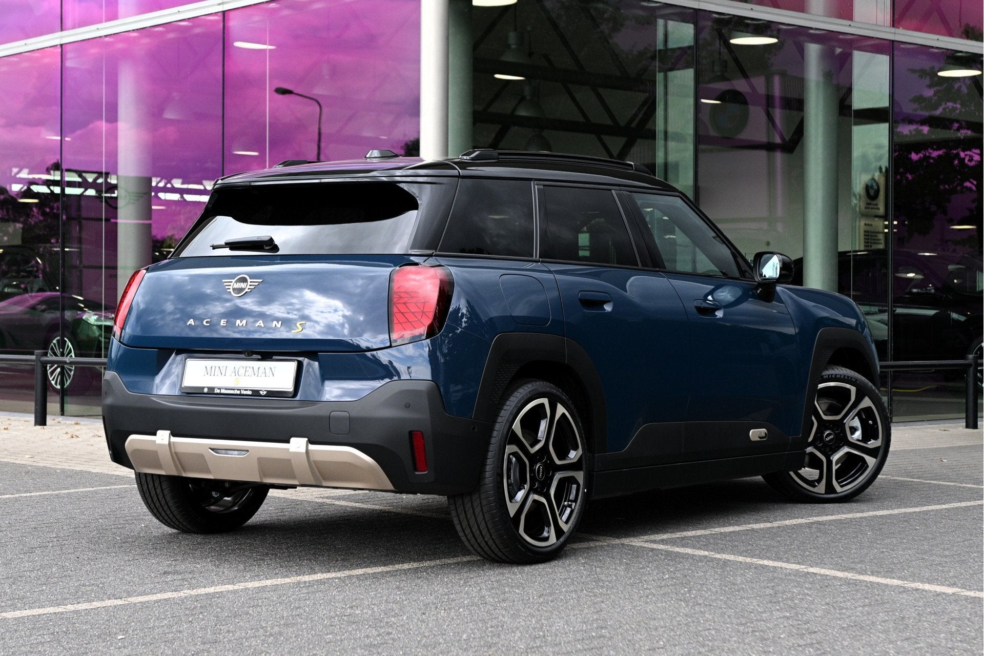 MINI Aceman SE / Favoured / Pakket M / 19" Hexagram Spoke 2-, Auto's, Stoelverwarming, Blauw, Leder, Aceman