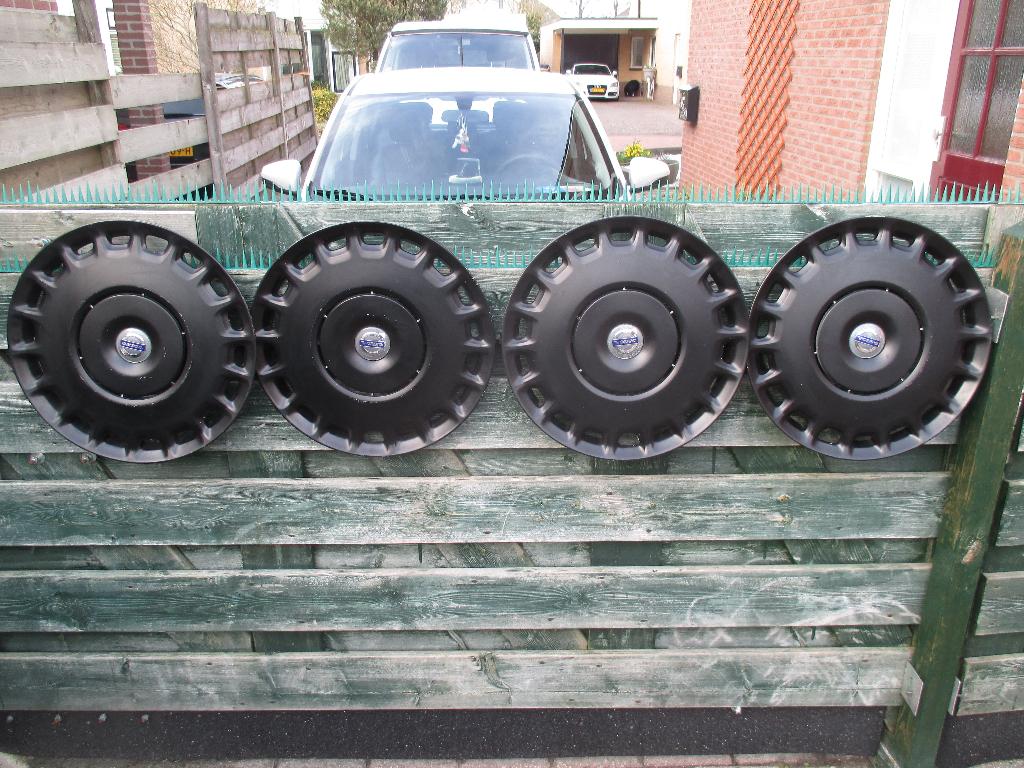 16" Wieldoppen Volvo, Ophalen, Gebruikt