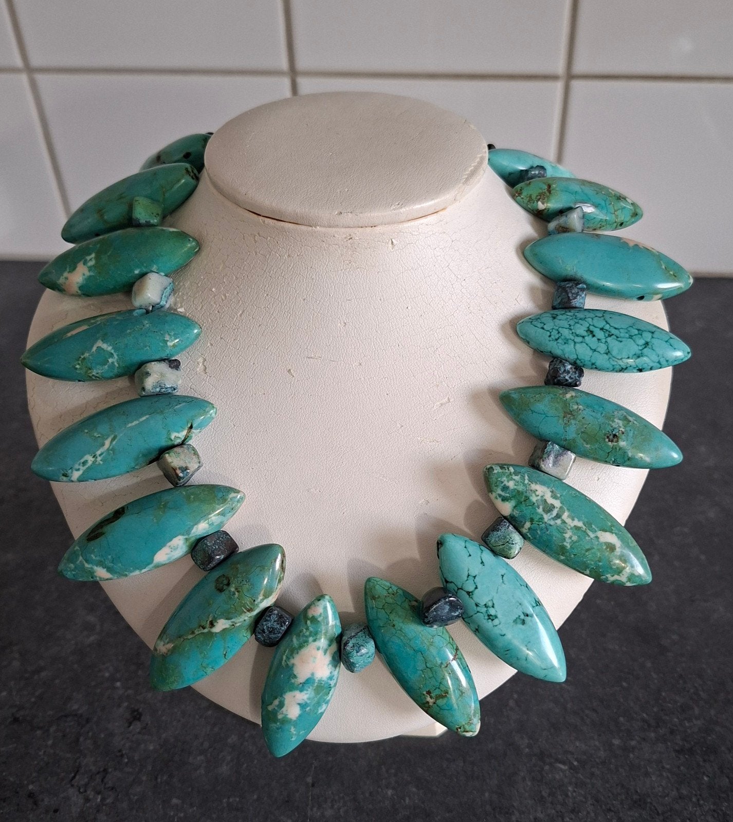 Handmade Turquoise collier met sterling zilveren slot, Nieuw, Ophalen of Verzenden, Met edelsteen, Zilver
