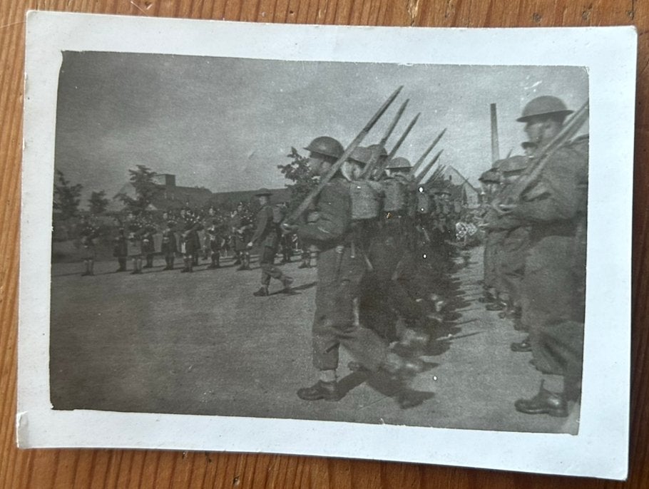 Historische foto van Militaire groeps opstelling, Verzamelen, Ophalen of Verzenden, Nederland, Foto of Poster
