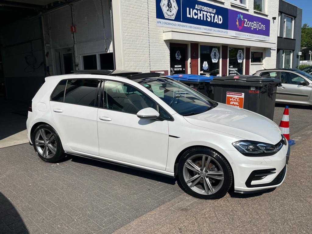 Volkswagen Golf 1.5 TSI 150pk 7-DSG 2018 Wit, Auto's, Volkswagen, 1498 cc, Euro 6, 4 cilinders, Alcantara