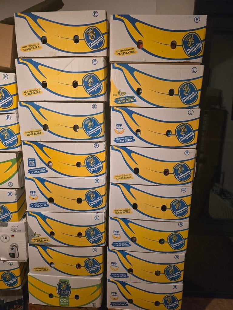 20 bananen dozen met rommelmarkt spullen., Ophalen of Verzenden