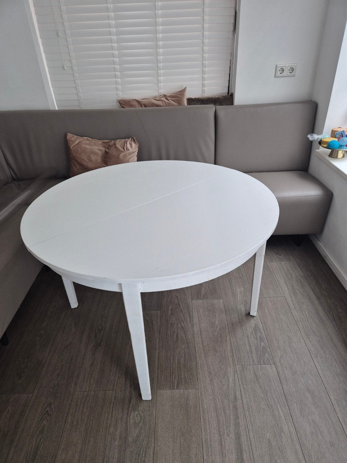 Witte ronde eettafel - uitschuifbaar, Ophalen, Gebruikt, Rond, Vier personen