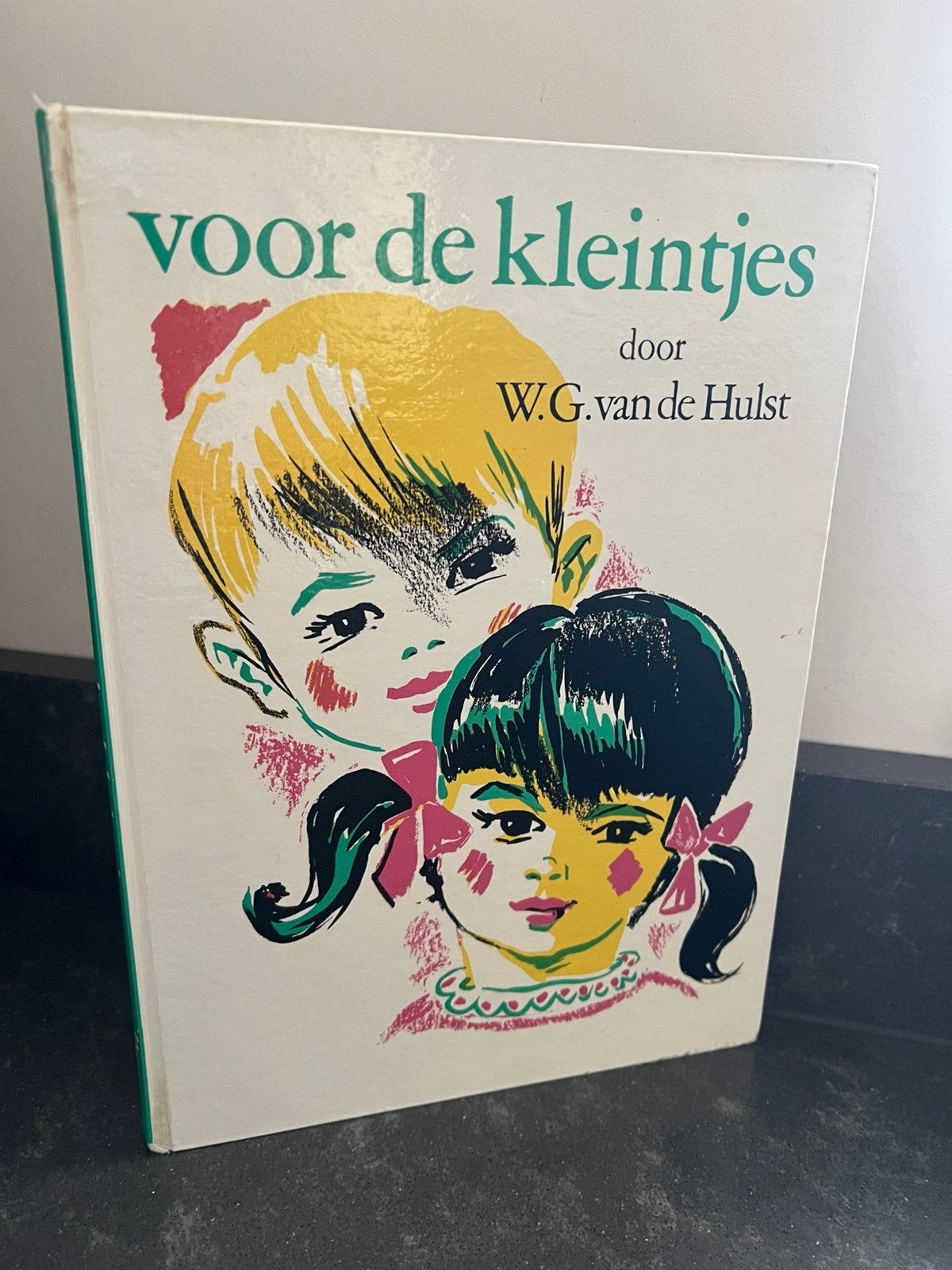 Voor de kleintjes door W. G. Van de Hulst, Ophalen of Verzenden