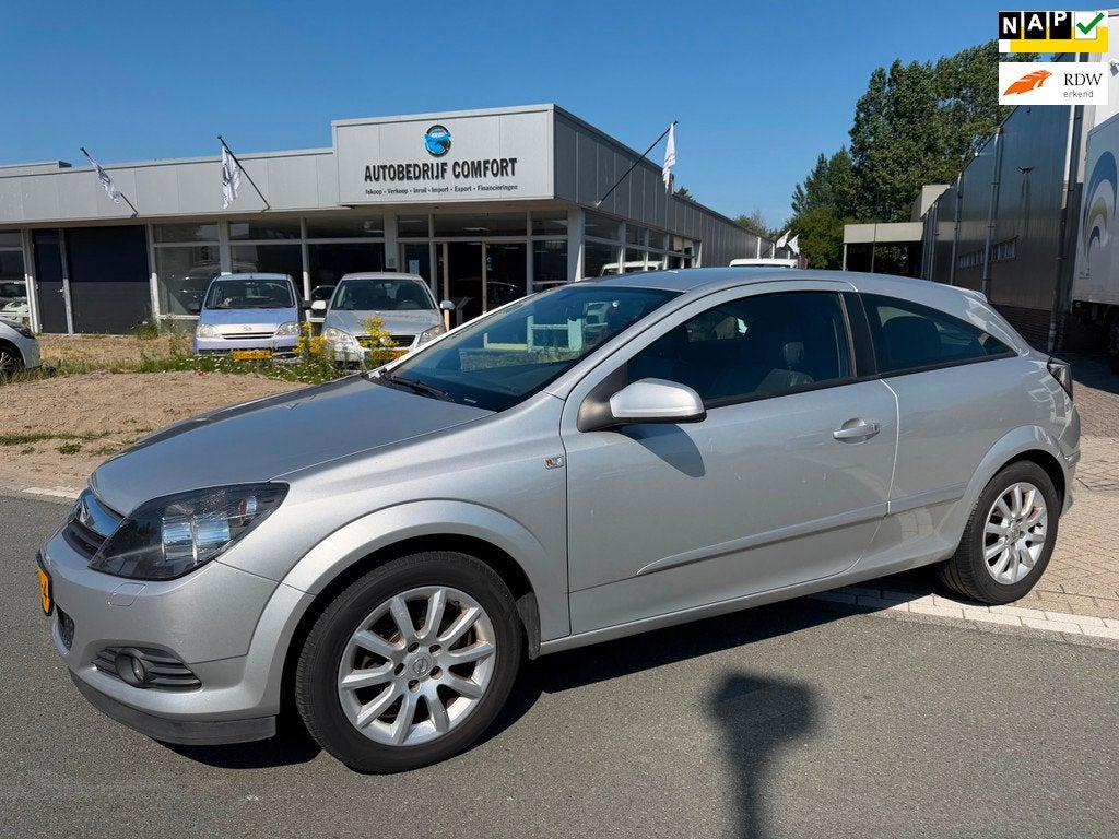 Opel Astra GTC 1.8 Business. • AIRCO IJSKOUD •, Voorwielaandrijving, Gebruikt, Zwart, 4 cilinders