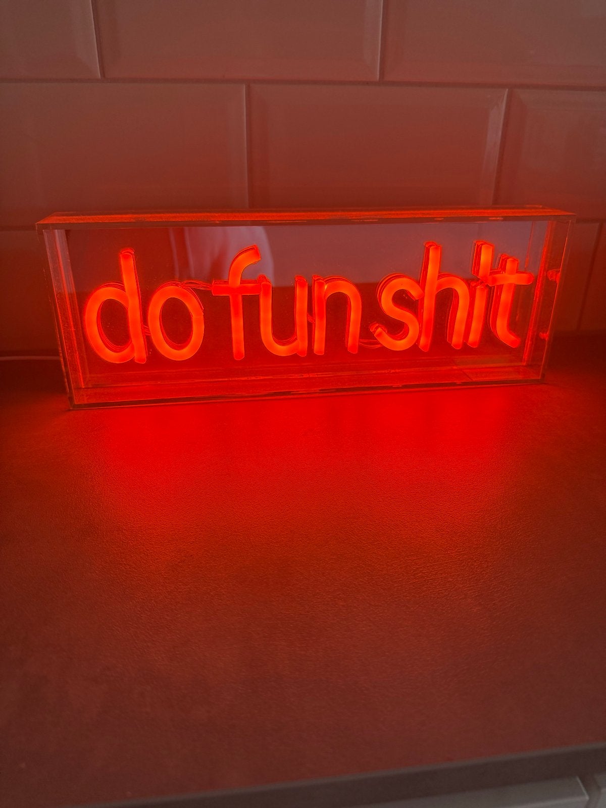 Neon lichtbak ‘do fun shit’ Kwantum rood, Ophalen, Zo goed als nieuw