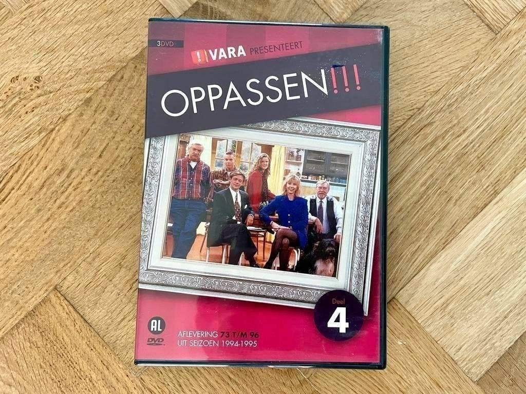 VARA: Oppassen - Seizoen 4 op DVD (krasvrij, met NL), Alle leeftijden, Ophalen of Verzenden, Zo goed als nieuw, Komedie
