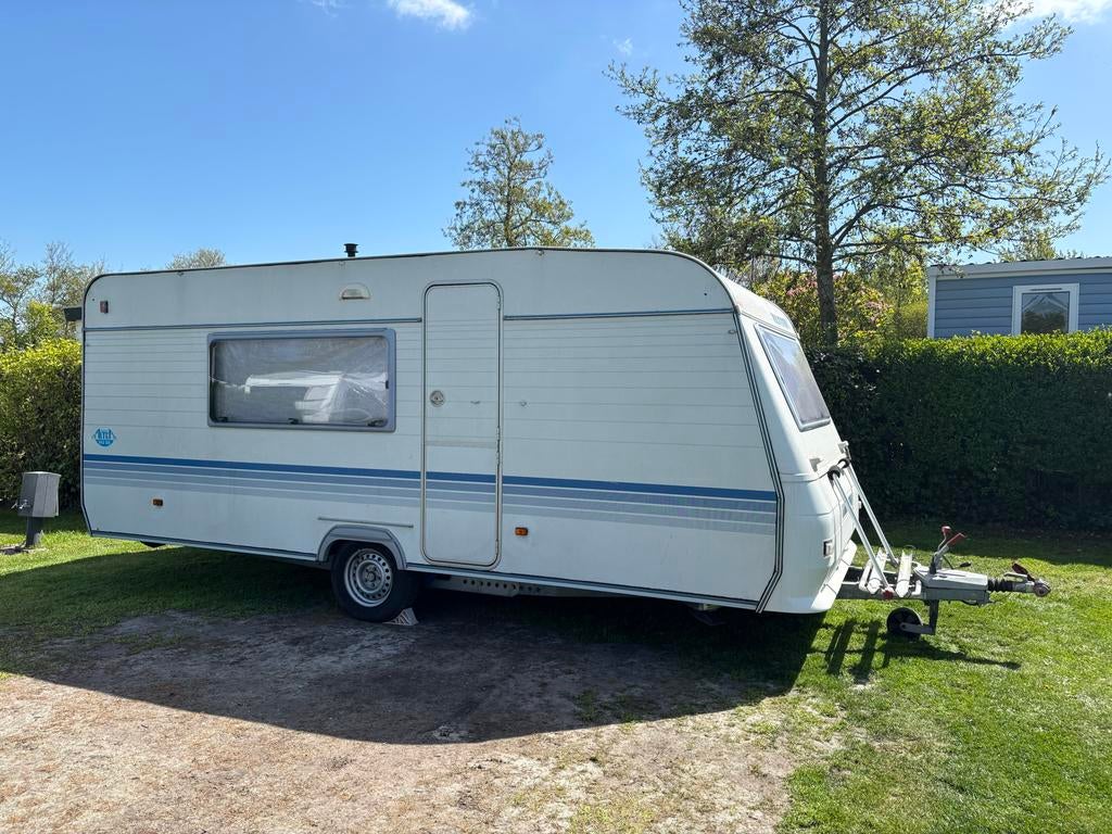Adria Altea 502 DK Caravan stapelbed voortent erker luifel, Caravans en Kamperen, Caravans, Standaardzit, 750 - 1000 kg, Particulier