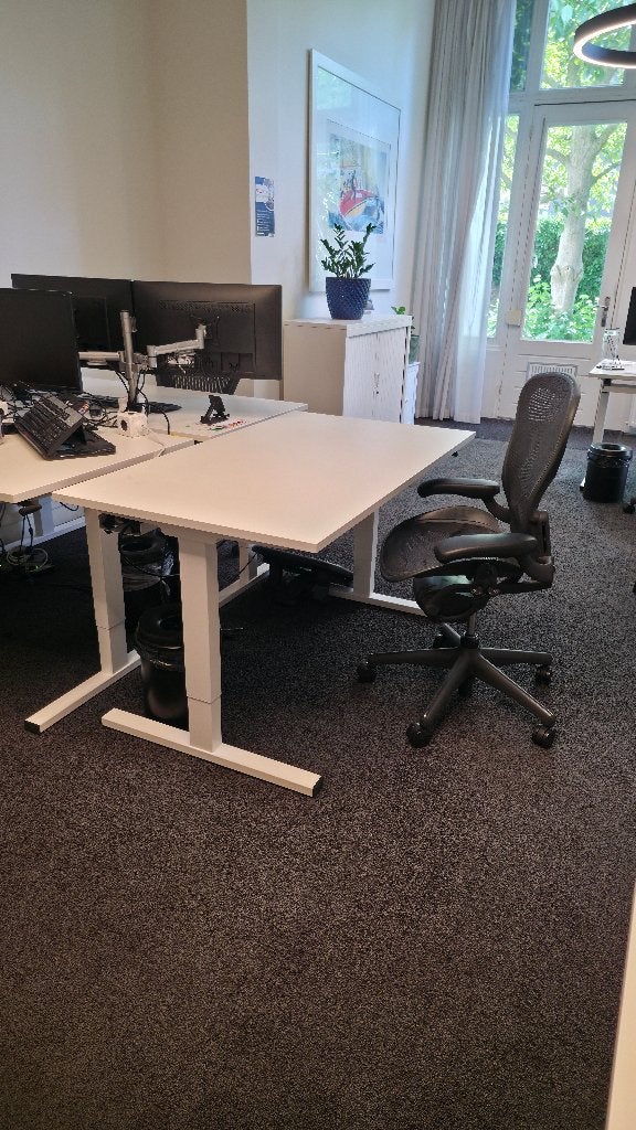 Verstelbare bureaus, wit, 80 x 140cm, Huis en Inrichting, Bureaus, Ophalen, In hoogte verstelbaar, Zo goed als nieuw, IKEA