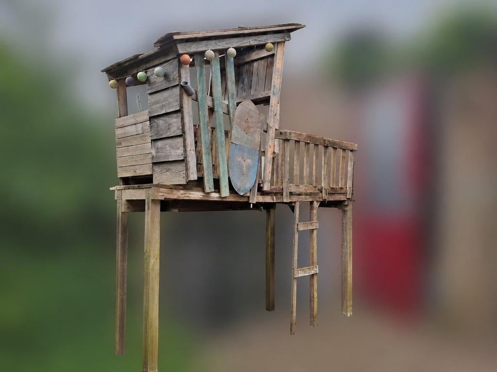 Gratis hout en/of houten boomhut speelhut op palen, Ophalen, Gebruikt, Hout