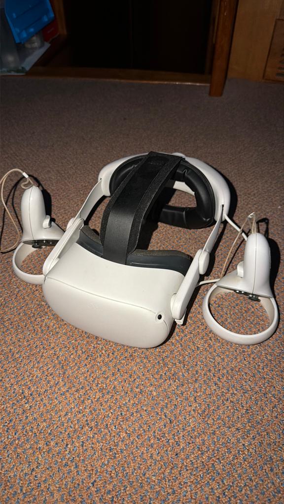 Oculus quest 2 256gb (met battery strap), Spelcomputers en Games, Virtual Reality, Gebruikt, Overige platformen, Ophalen of Verzenden