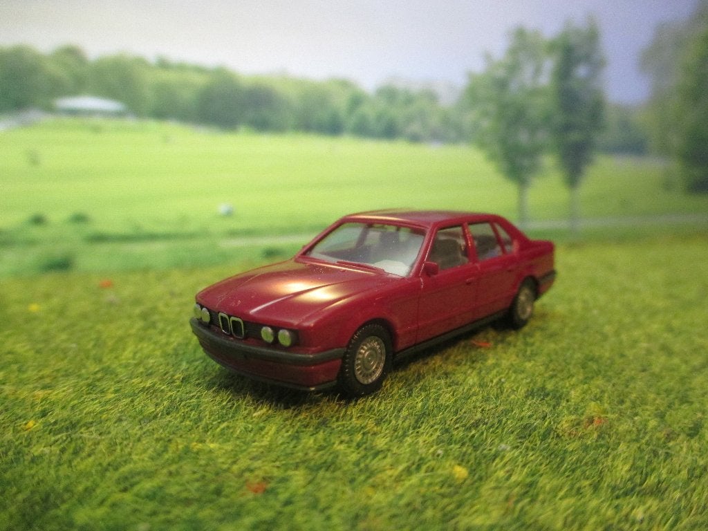 BMW E32 7-serie 735i - Herpa donkerrood, Ophalen of Verzenden, Zo goed als nieuw, Bus of Vrachtwagen, Herpa
