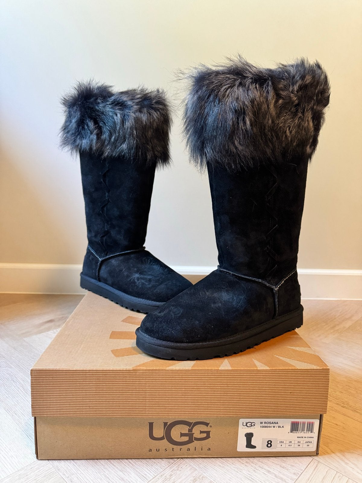 Nieuwe UGG Rosana laarzen met bont - Maat 39, Kleding | Dames, Ophalen of Verzenden, Nieuw, Zwart, Hoge laarzen