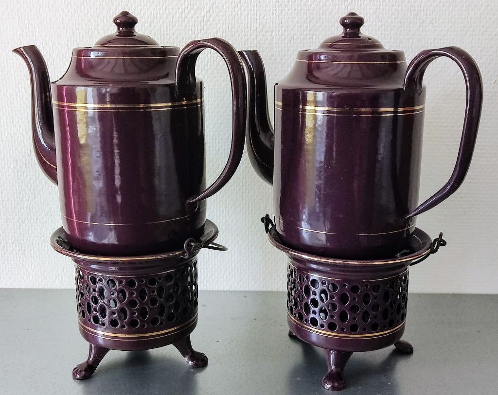 Aubergine kleurig emaille: 2 koffiekannen ~ 2 komfoortjes, Ophalen of Verzenden