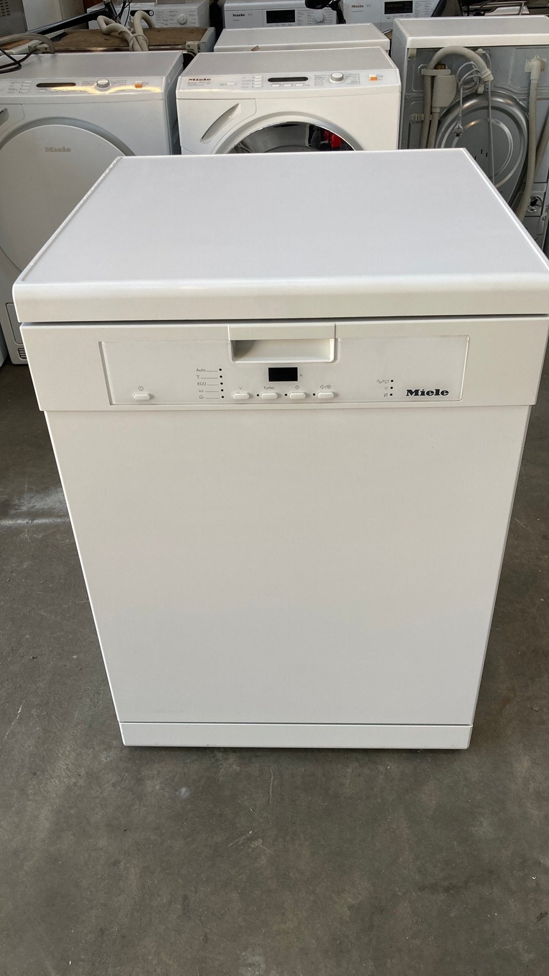 Miele vaatwasser vrijstaand, Ophalen, Zo goed als nieuw, 10 tot 14 liter, 85 tot 90 cm